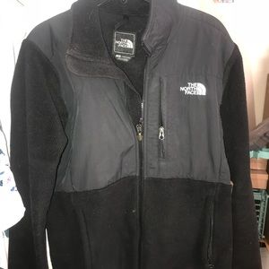 Black north face jacket